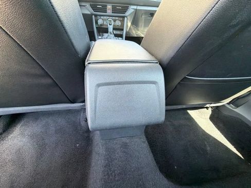 Used 2024 Volkswagen Jetta SE FWD image 16