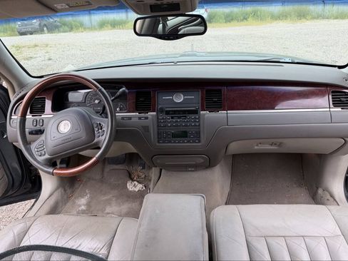 Used 2003 Lincoln Town Car Signature RWD image 29