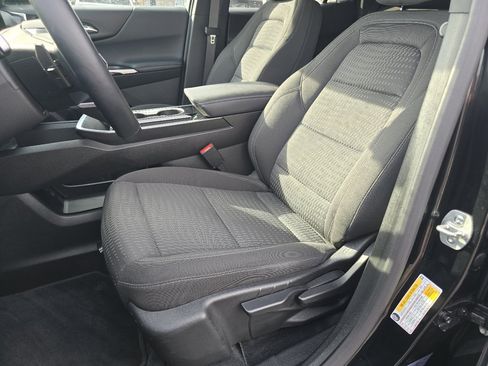 Used 2025 Chevrolet Equinox LT image 30