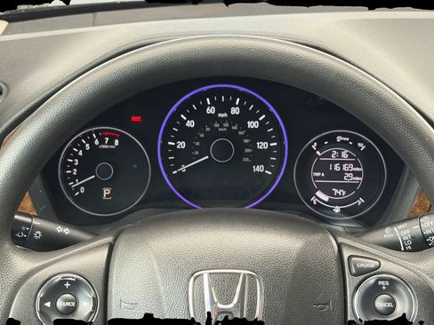 Used 2016 Honda HR-V LX image 27
