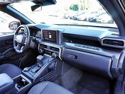 Used 2025 Toyota Tacoma SR5 AWD/4WD image 16