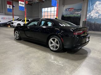 Used 2017 Dodge Charger R/T video 3