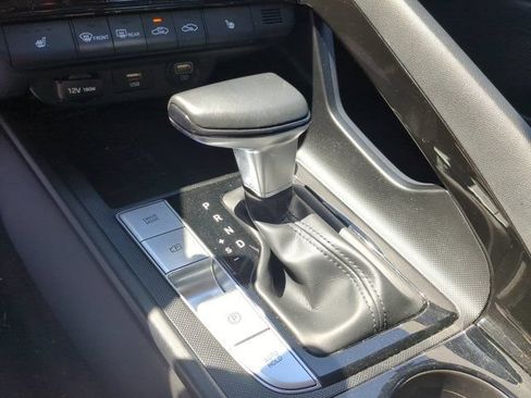 Certified 2023 Hyundai Elantra Limited FWD image 21