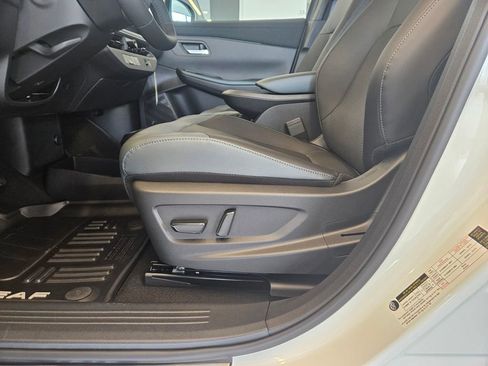 New 2026 Nissan Leaf SV+ w/ Illuminated Package image 15