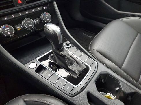 Used 2021 Volkswagen Jetta SE image 22