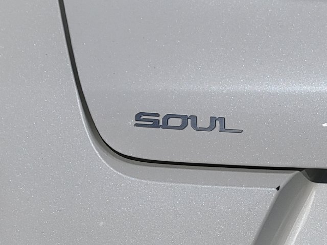 Certified 2025 Kia Soul LX w/ LX Technology Package FWD image 16