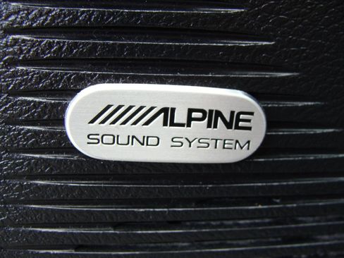 Used 2023 Dodge Challenger SXT w/ Plus Package RWD image 11