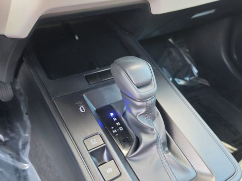 Used 2026 Toyota Corolla Cross L image 25