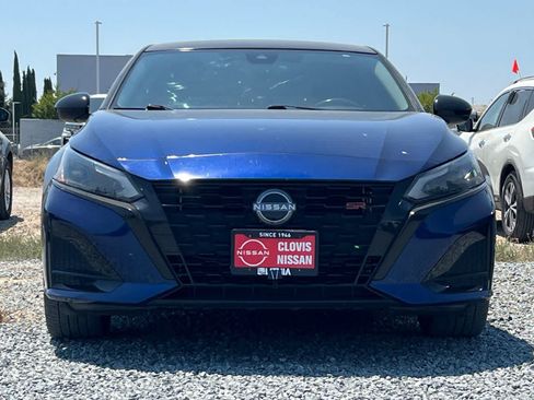 Used 2023 Nissan Altima 2.5 SR FWD image 11