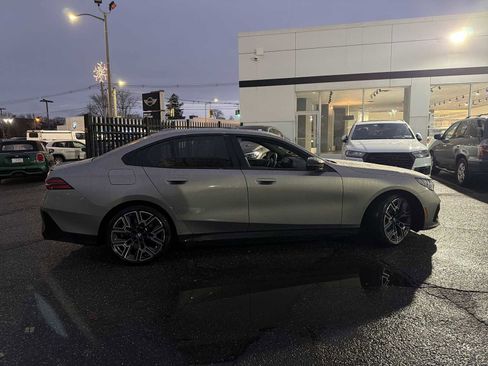 Used 2024 BMW i5 M60 w/ Premium Package image 7