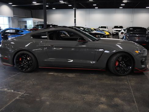 Used 2018 Ford Mustang Shelby GT350R w/ GT350R Equipment Group 920A RWD image 7