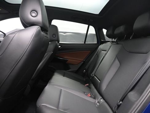 Used 2022 Volkswagen ID.4 Pro S w/ Gradient Package image 28