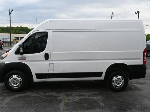 Used 2019 RAM ProMaster 2500 w/ Premium Appearance Group FWD image 17