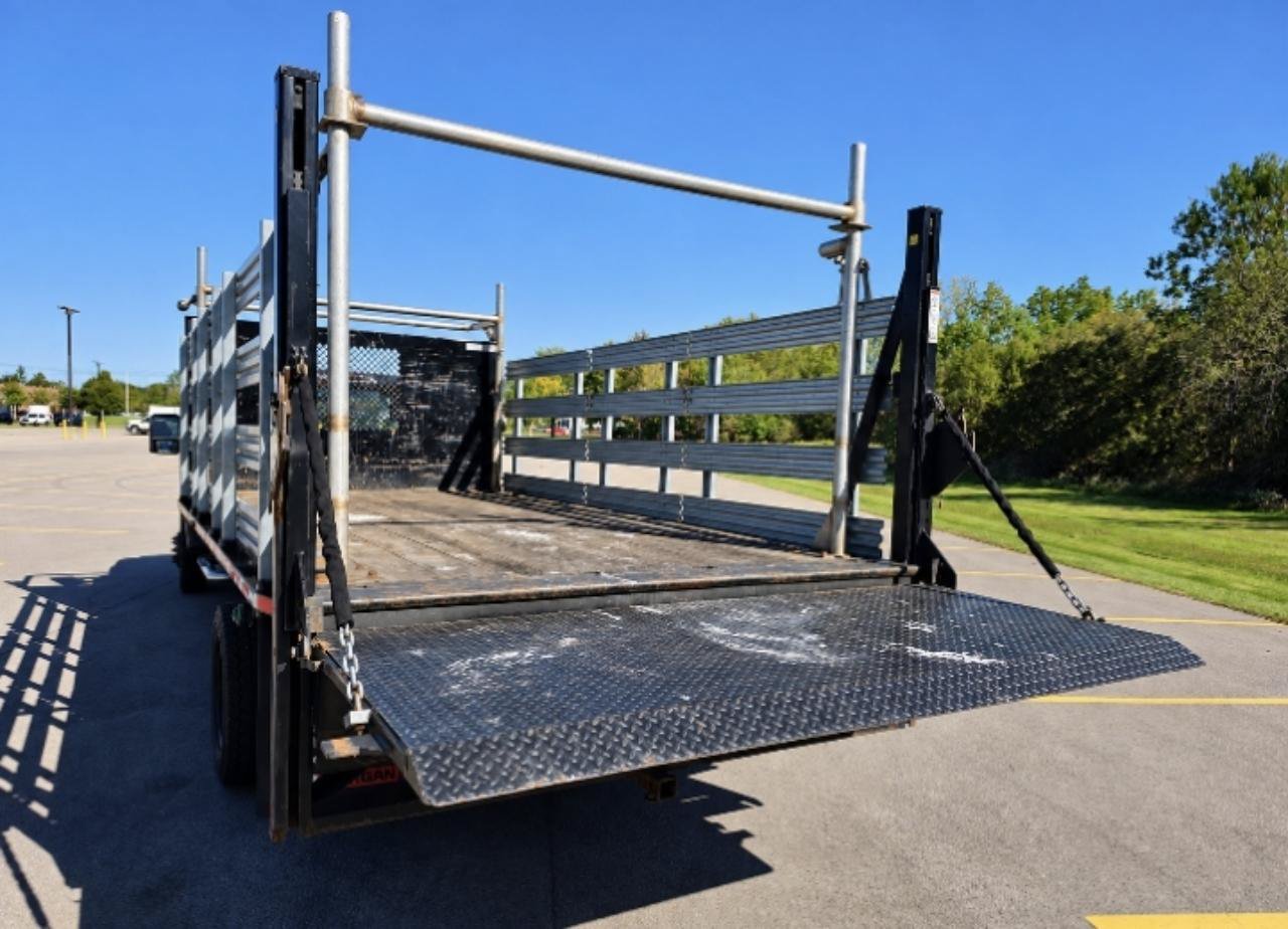 Used 2012 Ford F550 2WD Regular Cab Super Duty w/ Payload Upgrade Pkg image 7