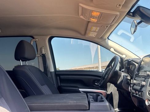 Used 2021 Nissan Titan SV RWD image 35