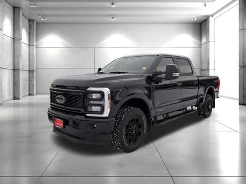 Used 2025 Ford F350 Lariat w/ Black Appearance Package AWD/4WD image 4