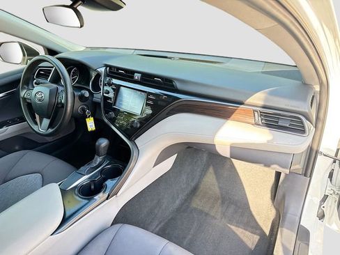 Used 2020 Toyota Camry LE image 13