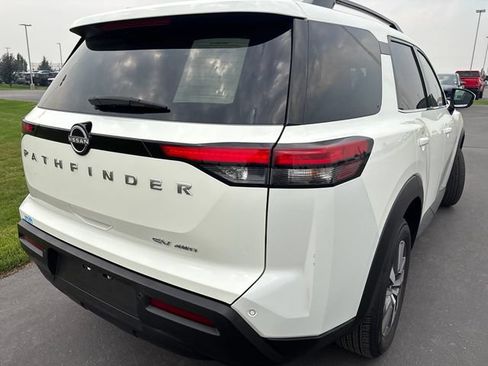 Used 2022 Nissan Pathfinder SV AWD/4WD image 29