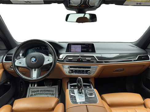 Used 2022 BMW 740i w/ M Sport Package image 16