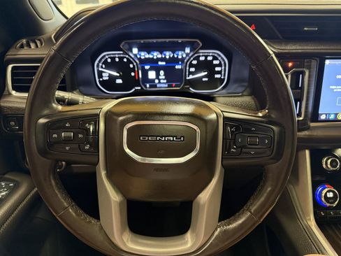 Used 2021 GMC Yukon Denali w/ Denali Premium Package AWD/4WD image 18