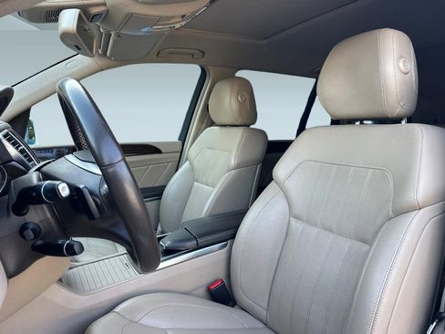 Used 2014 Mercedes-Benz GL 450 4MATIC image 24