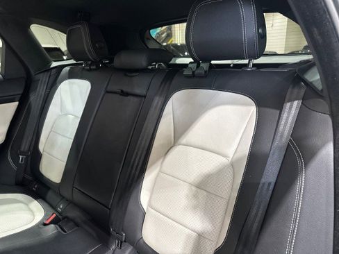 Used 2017 Jaguar F-PACE R-Sport image 8