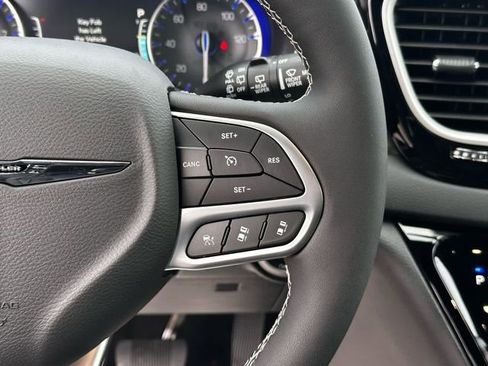 New 2026 Chrysler Voyager LX FWD image 15