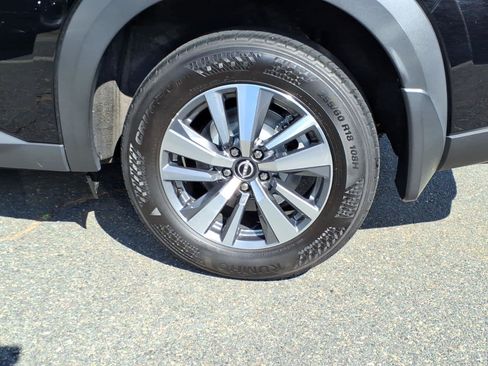 Certified 2024 Nissan Pathfinder SL AWD/4WD image 9