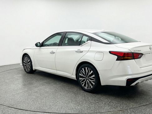 Used 2025 Nissan Altima 2.5 SV image 6