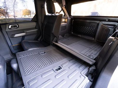 Used 2023 Ford Bronco Badlands image 29