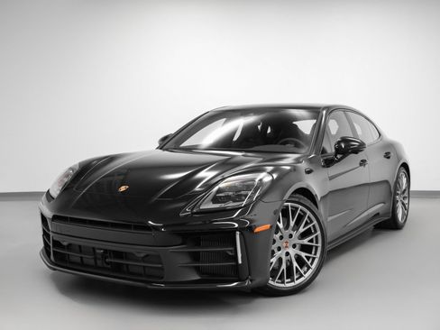 Certified 2025 Porsche Panamera 4 AWD/4WD image 1