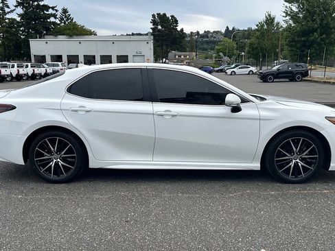 Certified 2024 Toyota Camry SE AWD/4WD image 4