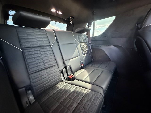 Used 2026 Cadillac Escalade Platinum Sport AWD/4WD image 17