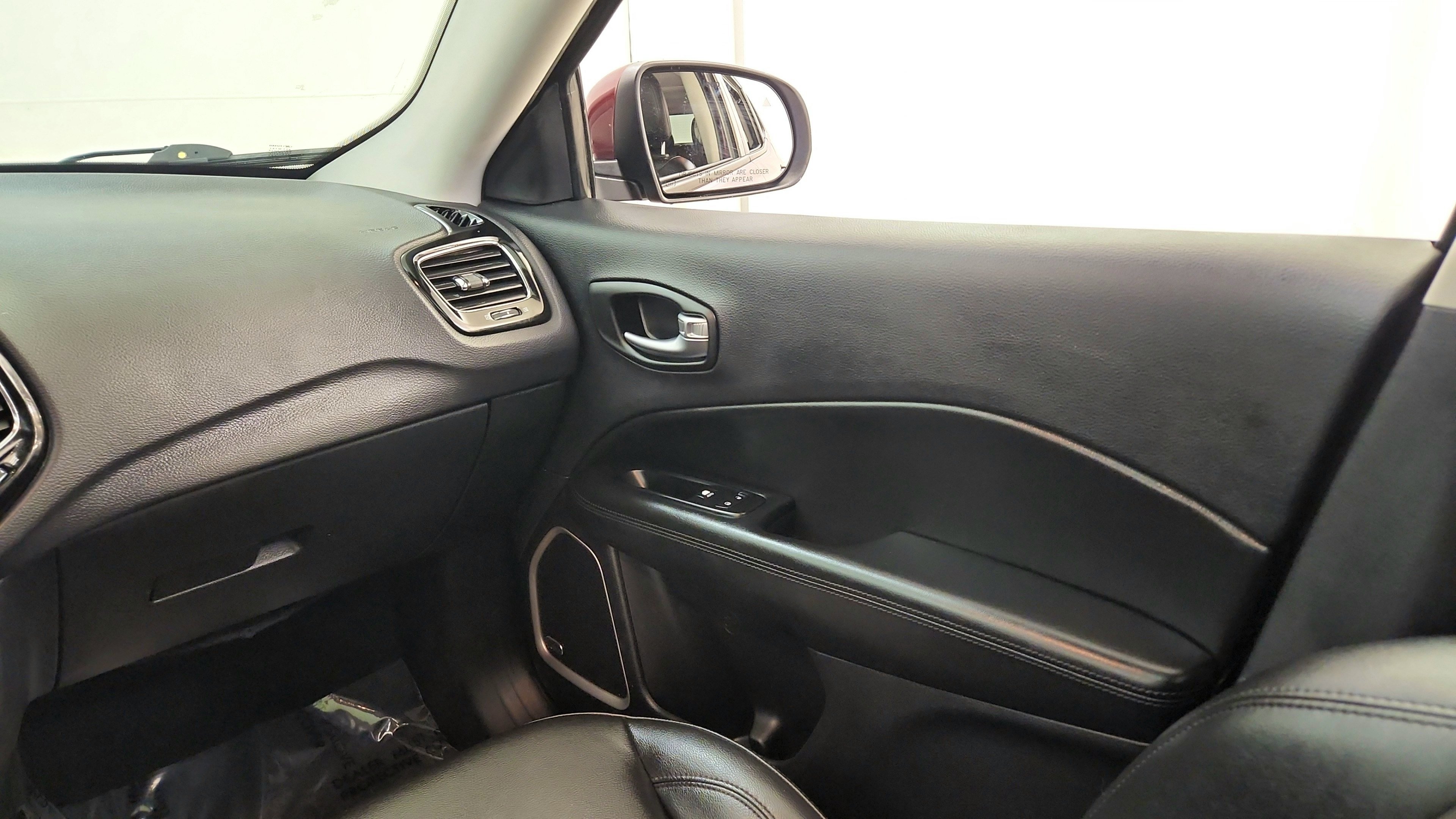 Used 2021 Jeep Compass Latitude w/ Sun and Sound Group FWD image 23