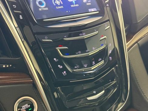 Used 2018 Cadillac Escalade Luxury image 20