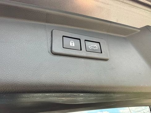 Used 2022 Subaru Outback Premium AWD/4WD image 23
