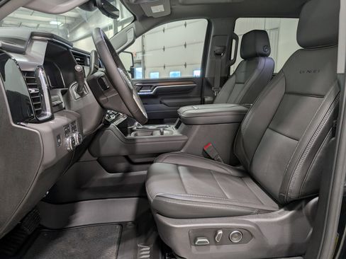 Used 2025 GMC Sierra 3500 Denali w/ Denali Reserve Package image 17