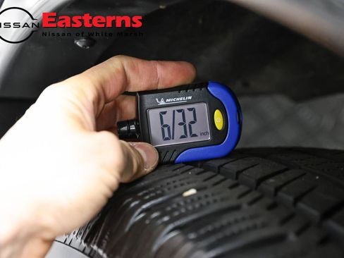 Used 2024 Nissan Armada SL AWD/4WD image 32