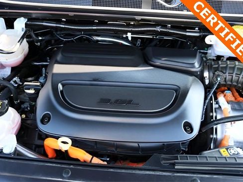 Used 2024 Chrysler Pacifica Select image 10