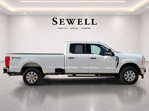 Used 2024 Ford F250 XLT w/ FX4 Off-Road Package AWD/4WD image 9
