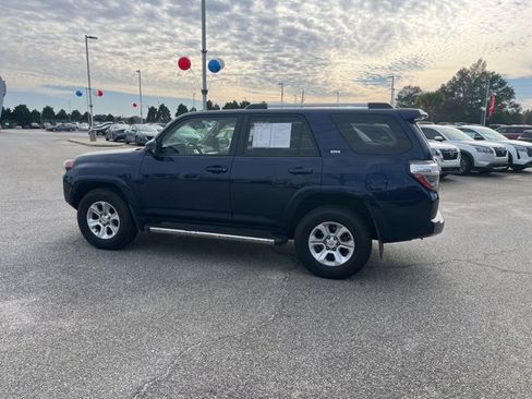 Used 2020 Toyota 4Runner SR5 image 4
