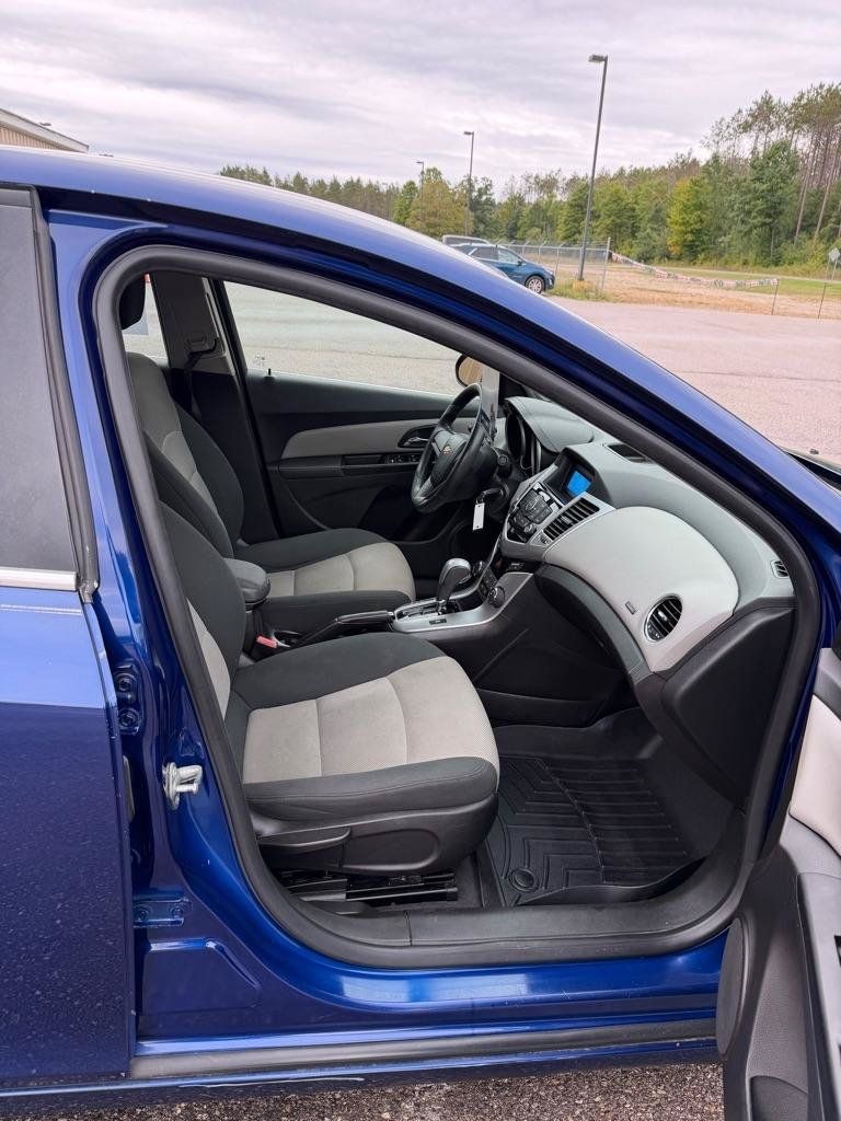 Used 2012 Chevrolet Cruze LS FWD image 15