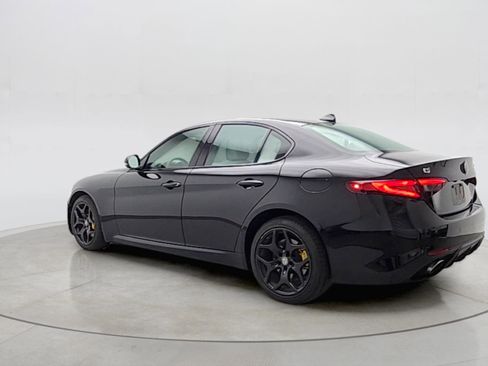 Used 2020 Alfa Romeo Giulia AWD w/ Quick Order Package 22J Sport image 5