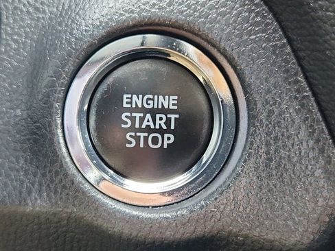 Used 2022 Toyota RAV4 XLE Premium image 20