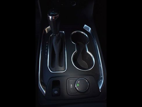 Used 2018 Chevrolet Traverse LT image 13