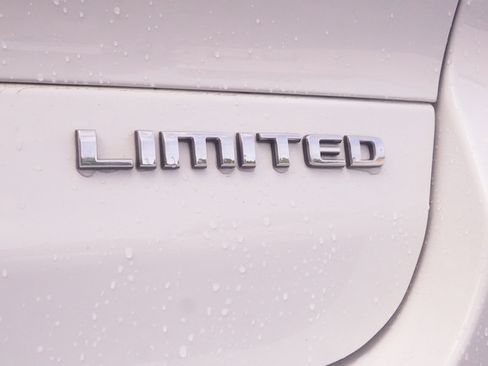 Used 2021 Jeep Grand Cherokee L Limited RWD image 41