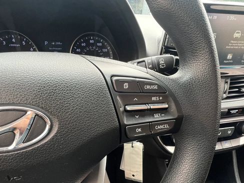 Used 2019 Hyundai Elantra GT FWD image 20