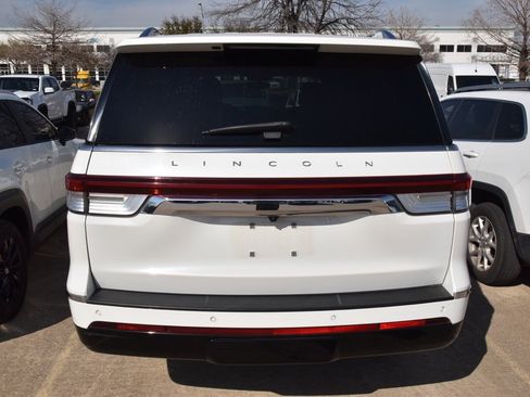 Used 2023 Lincoln Navigator L Reserve image 6
