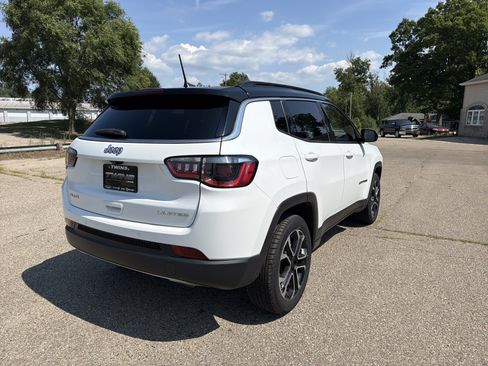 Used 2023 Jeep Compass Limited AWD/4WD image 3