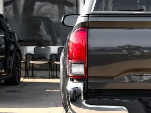 Used 2020 Toyota Tacoma SR5 image 58